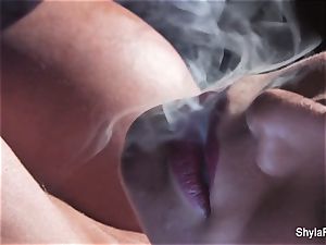 Shyla's wondrous smoking fetish tease